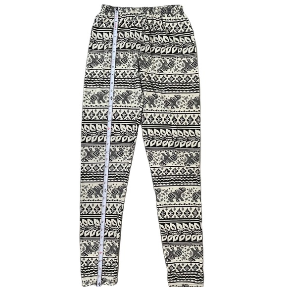 Kathy one size cream & black tribal elephant soft, thin leggings - Picture 8 of 11